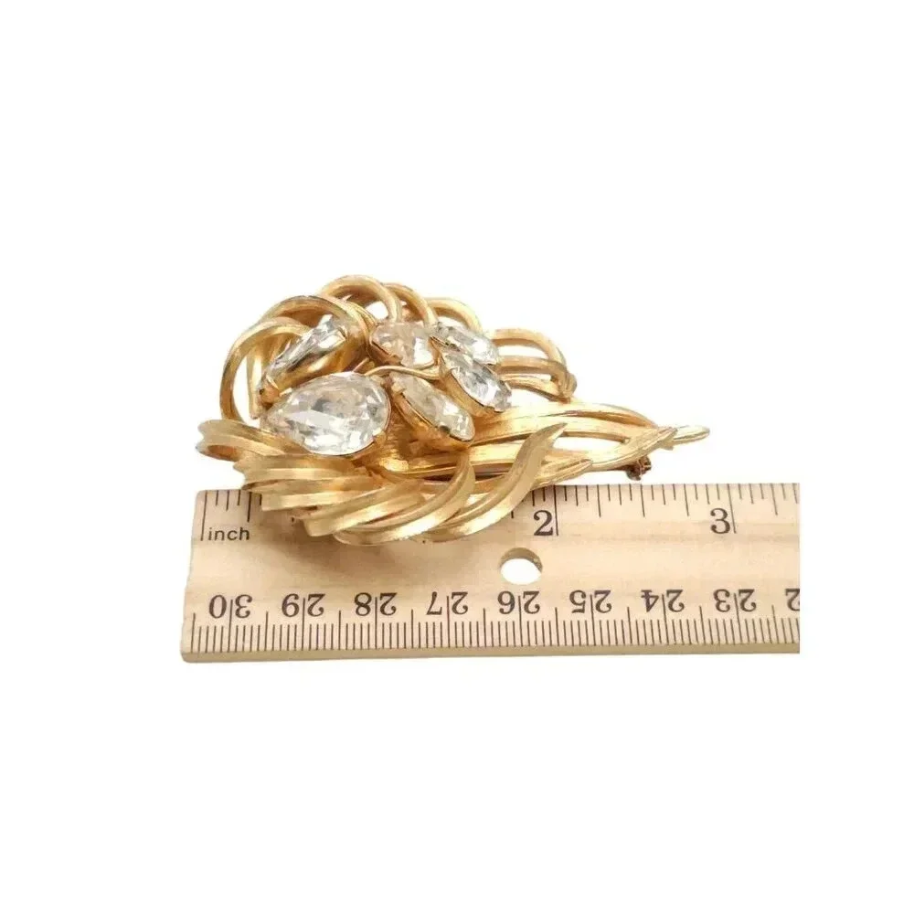 Crystal Textured Leaf Filigree Brooch Pin Gold Tone Vintage